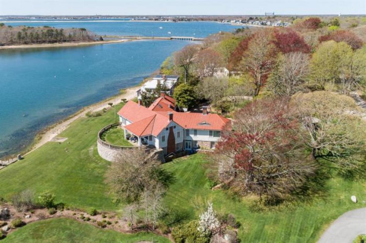 Picture of Home For Sale in Bourne, Massachusetts, United States