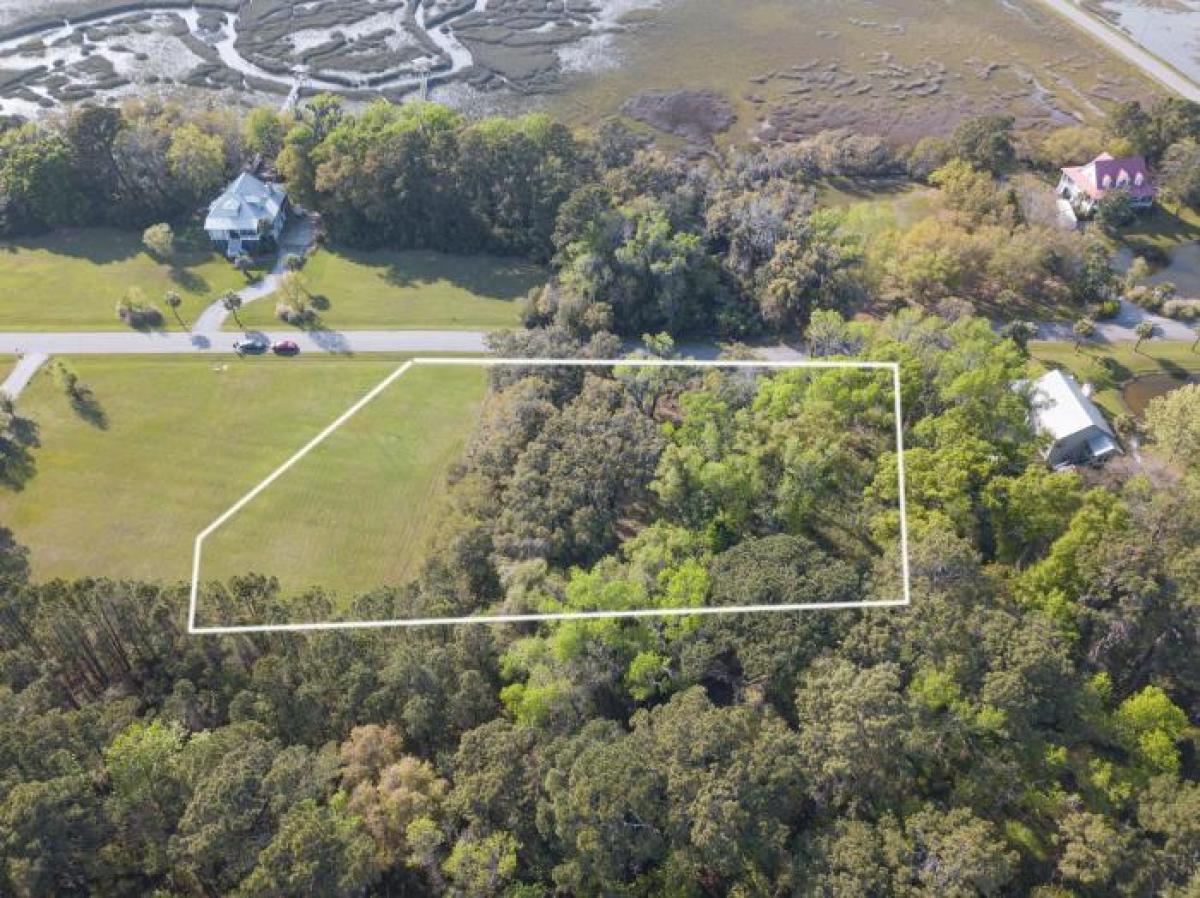 Picture of Residential Land For Sale in Saint Helena Island, South Carolina, United States