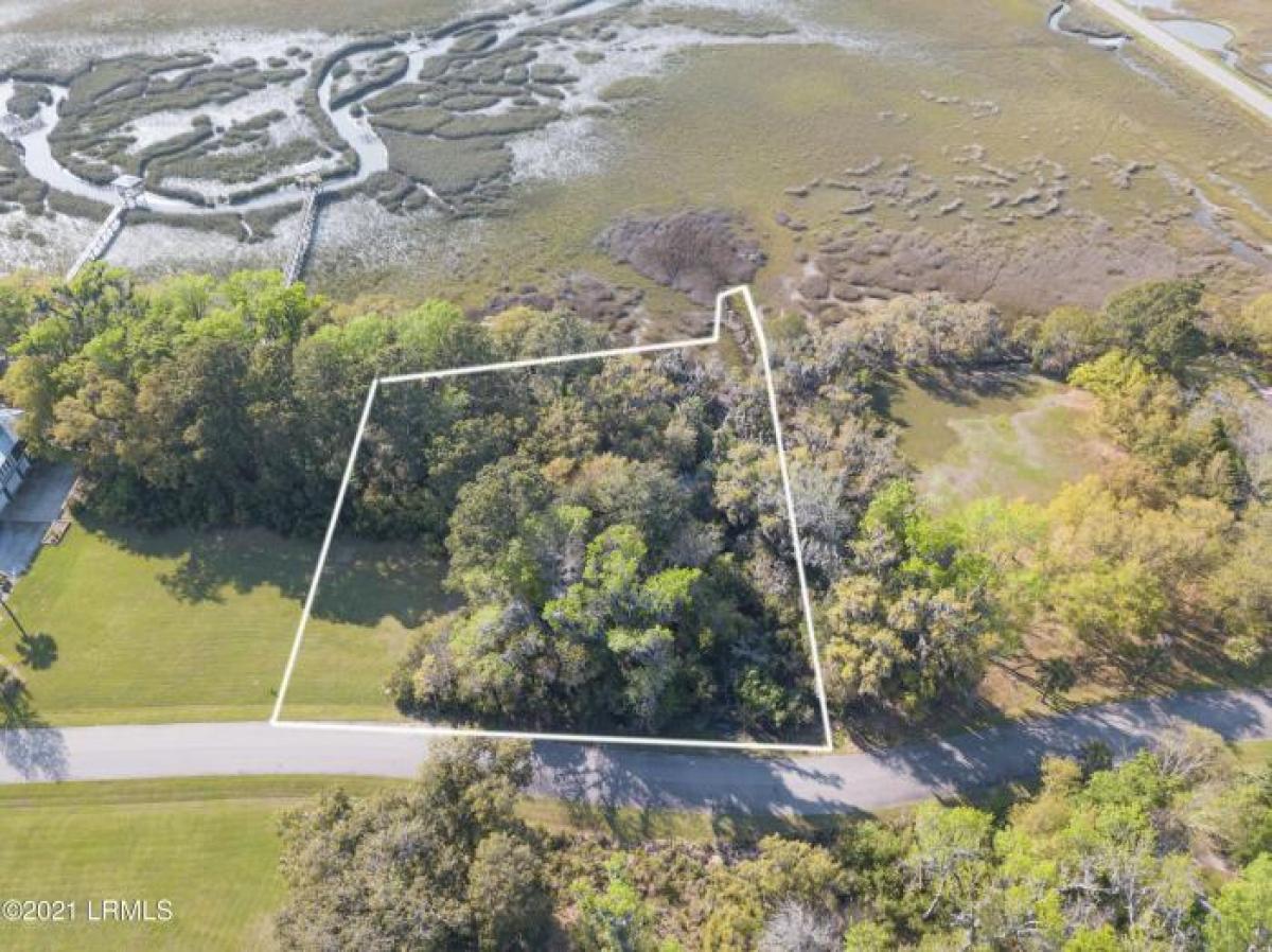 Picture of Residential Land For Sale in Saint Helena Island, South Carolina, United States