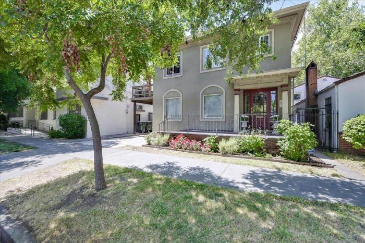 Picture of Multi-Family Home For Sale in Sacramento, California, United States