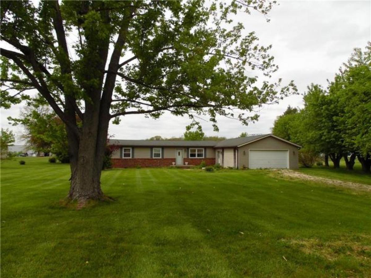 Picture of Home For Sale in Shelbyville, Indiana, United States