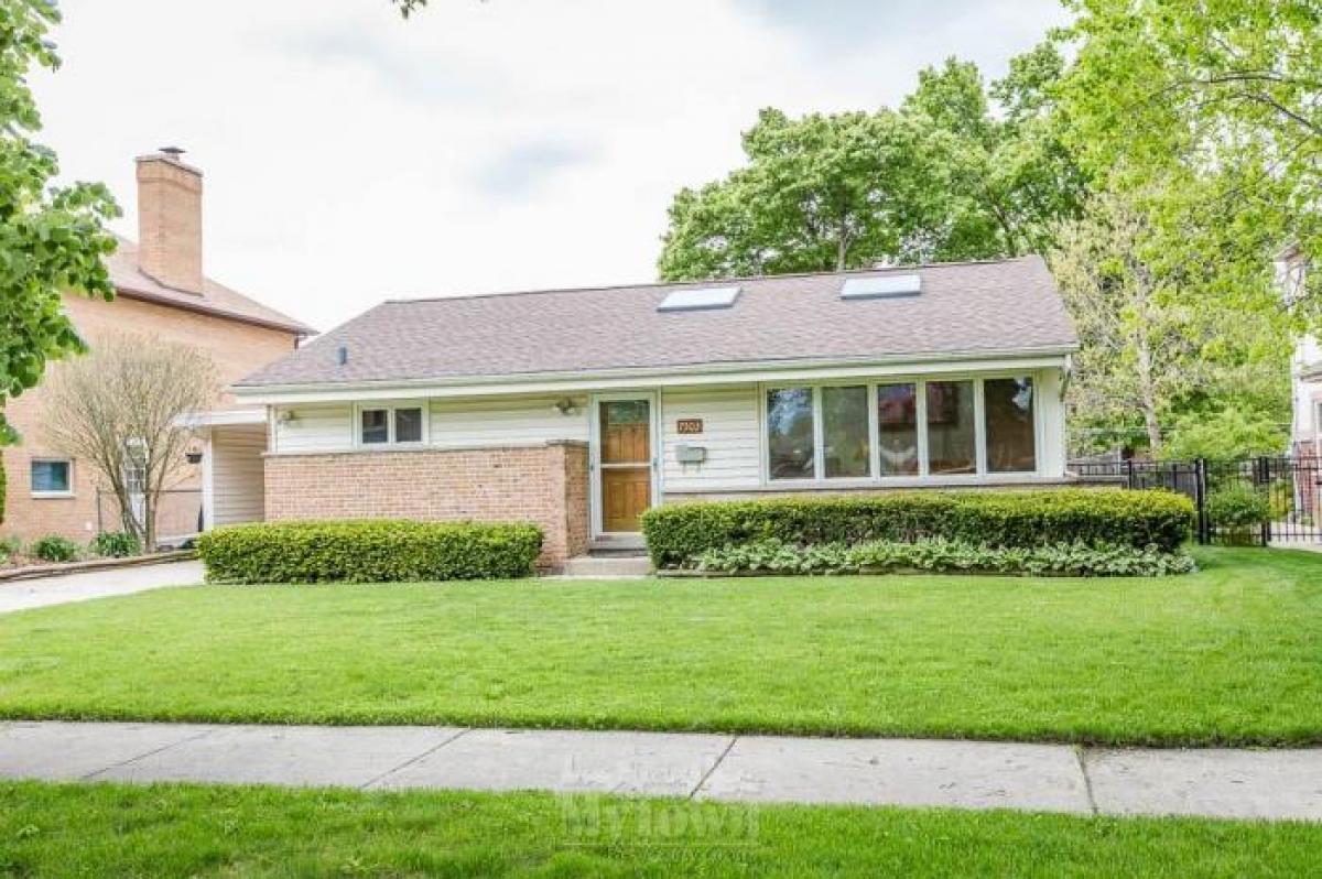 Picture of Home For Rent in Morton Grove, Illinois, United States