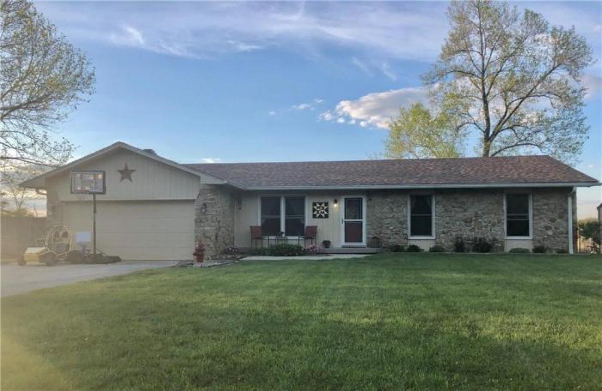 Picture of Home For Sale in Hope, Indiana, United States