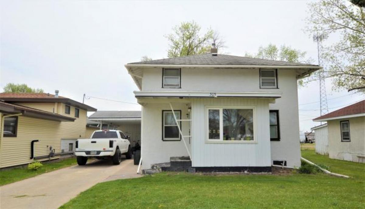 Picture of Home For Sale in Aberdeen, South Dakota, United States