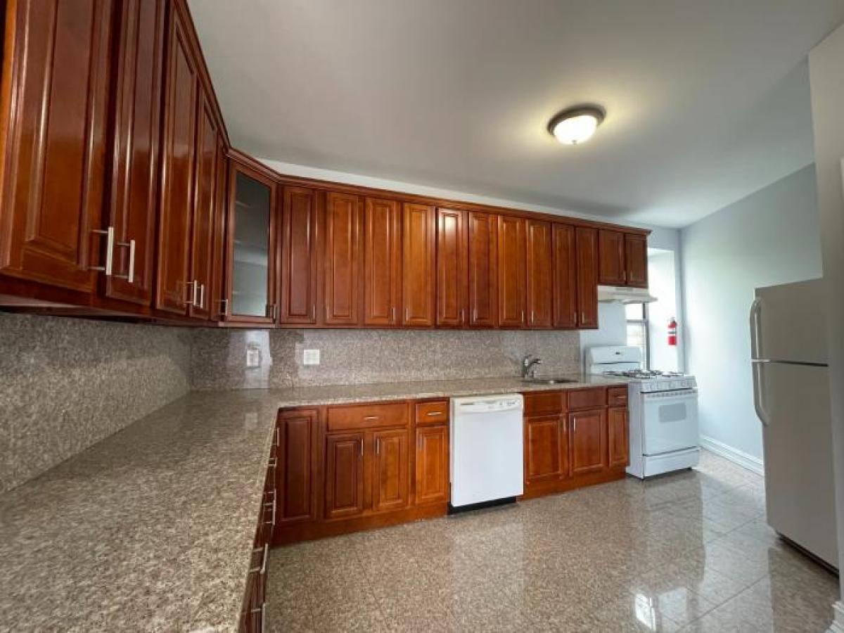 Picture of Apartment For Rent in Ridgewood, New York, United States