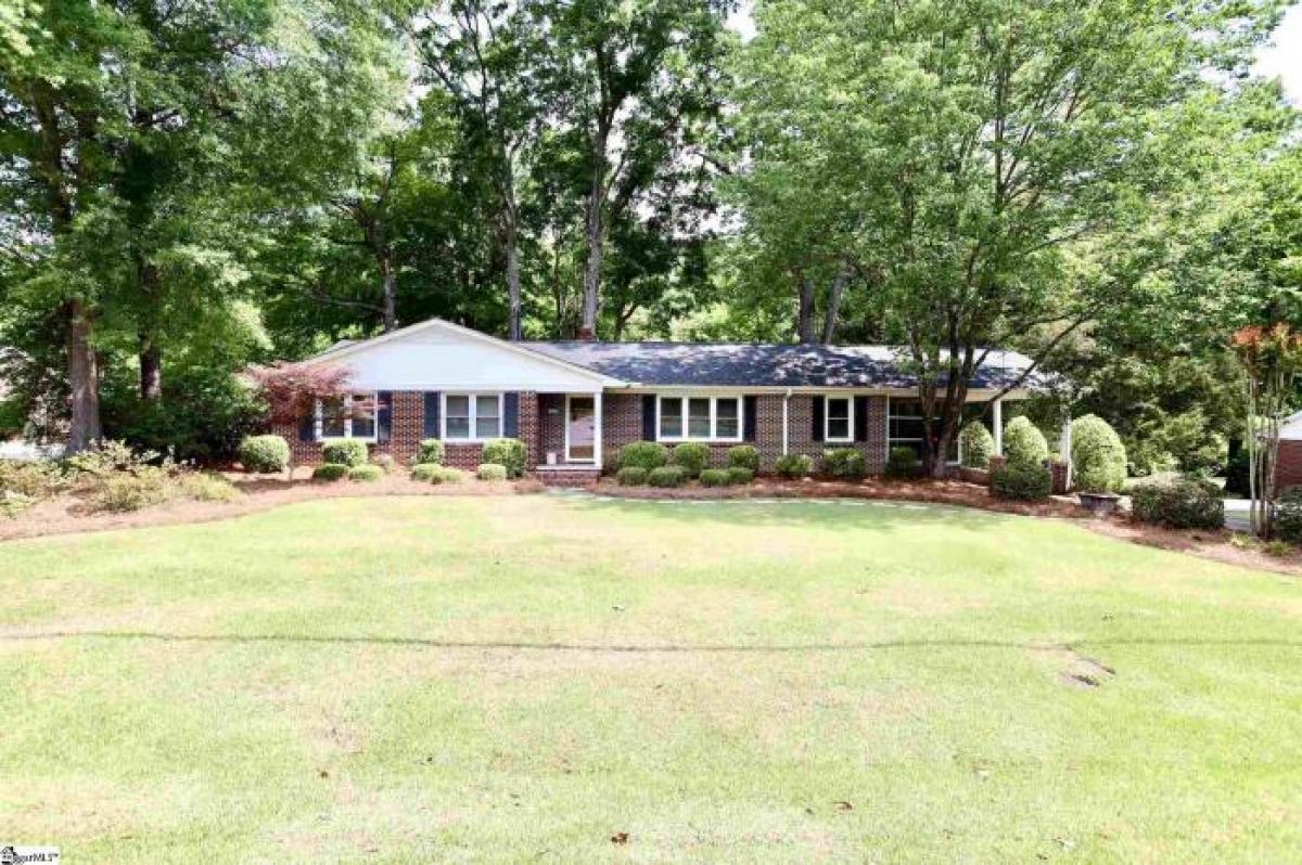 Picture of Home For Sale in Clinton, South Carolina, United States