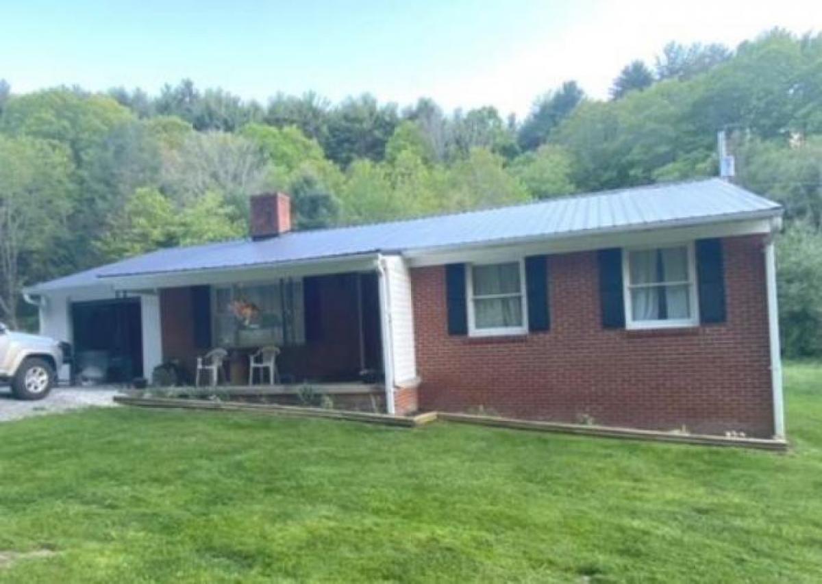 Picture of Home For Sale in Sugar Grove, West Virginia, United States
