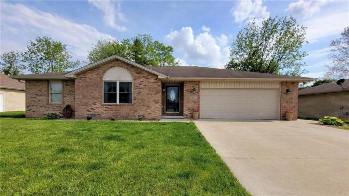 Picture of Home For Sale in Seymour, Indiana, United States