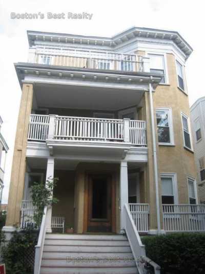 Home For Rent in Brookline, Massachusetts