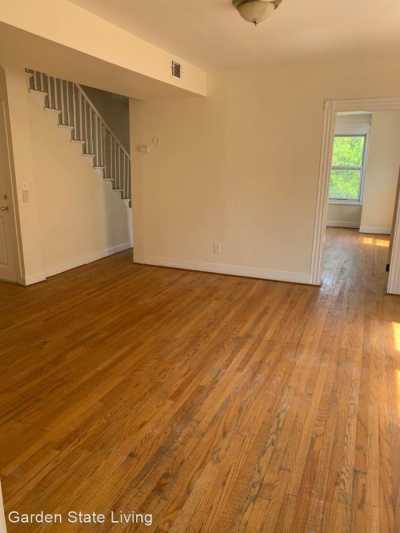 Apartment For Rent in Newark, New Jersey