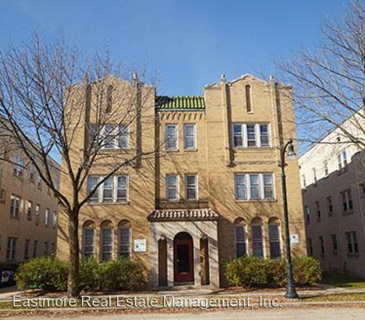 Picture of Apartment For Rent in Shorewood, Wisconsin, United States