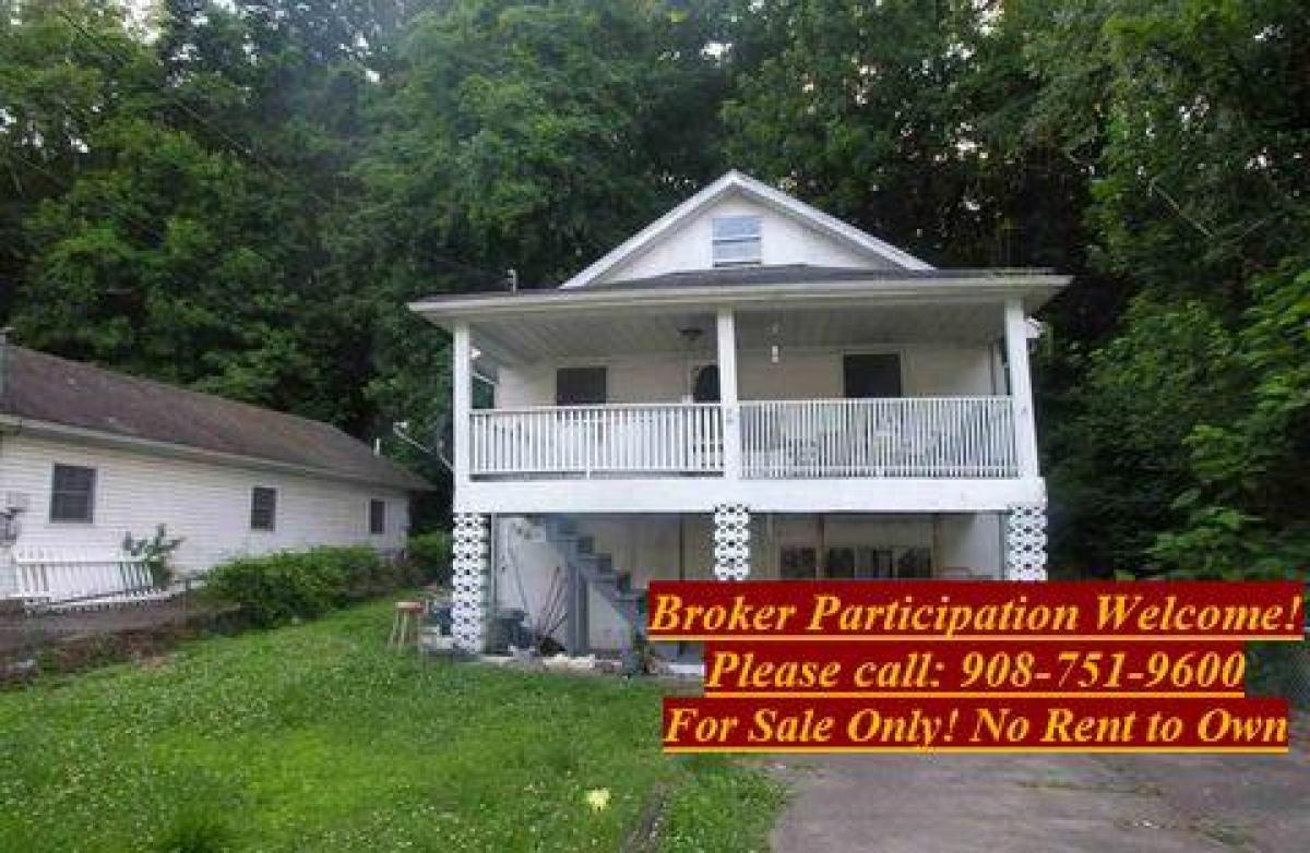 Picture of Residential Land For Sale in Charleston, West Virginia, United States