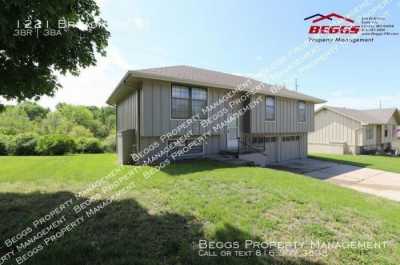 Home For Rent in Liberty, Missouri