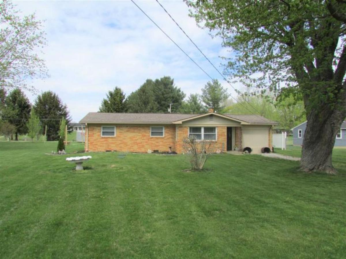 Picture of Home For Sale in Mooresville, Indiana, United States