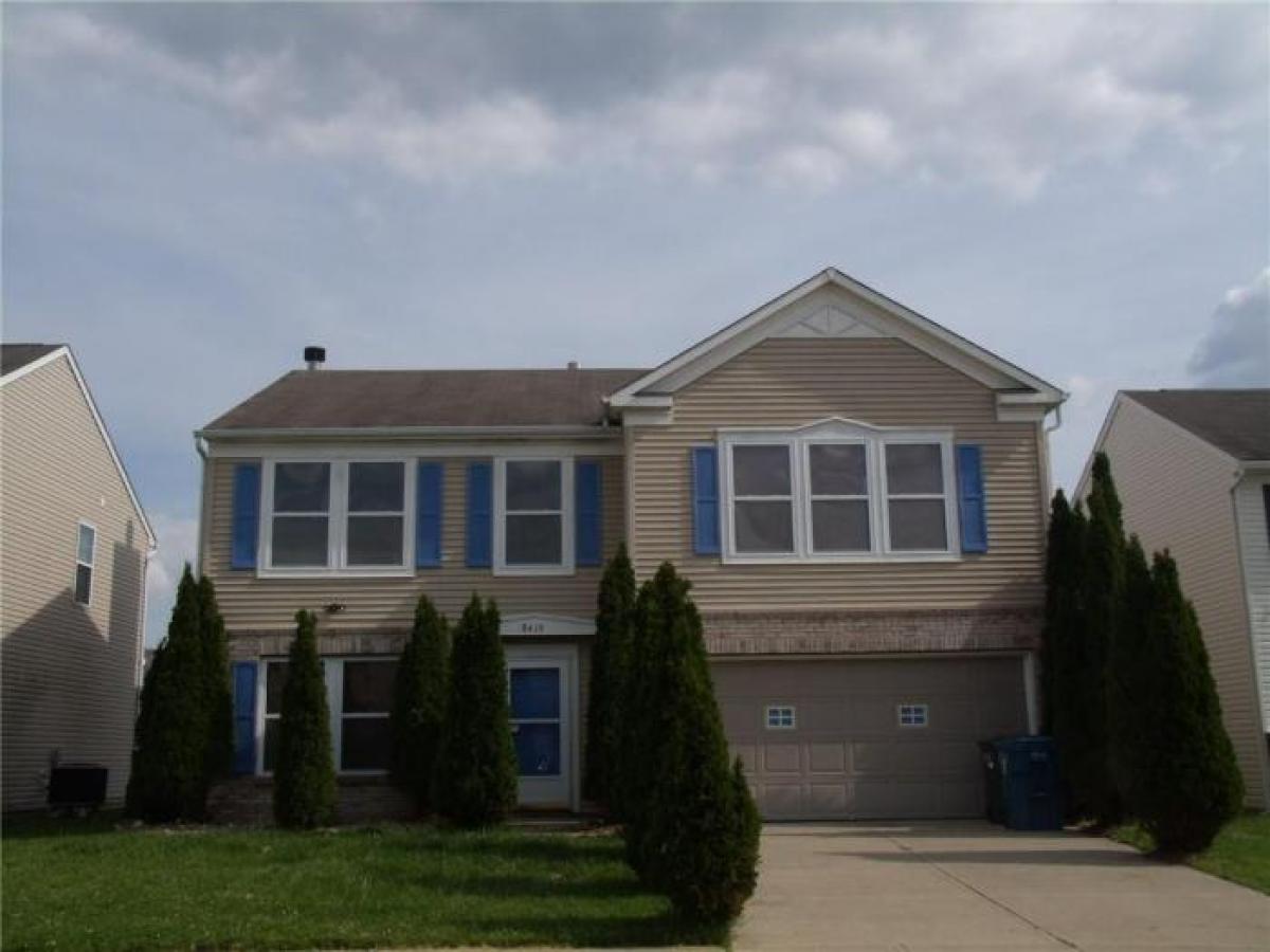 Picture of Home For Sale in Camby, Indiana, United States