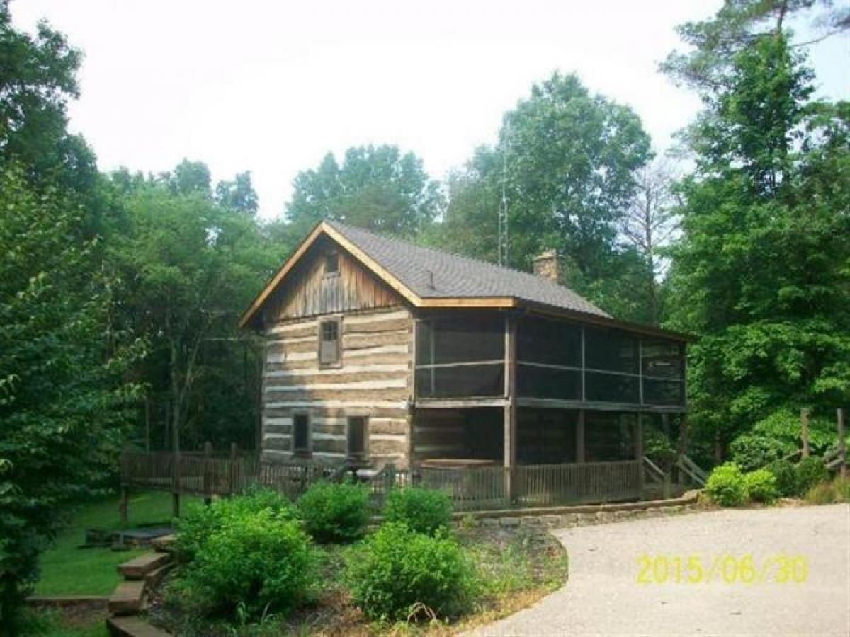 Picture of Home For Sale in Nashville, Indiana, United States