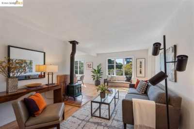 Condo For Sale in Berkeley, California