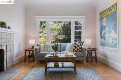 Condo For Sale in Berkeley, California