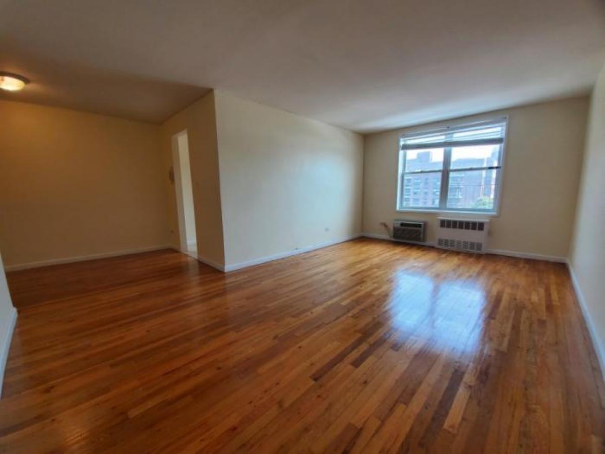 Picture of Apartment For Rent in Forest Hills, New York, United States