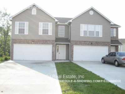 Apartment For Rent in Blue Springs, Missouri