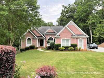 Home For Rent in Flowery Branch, Georgia