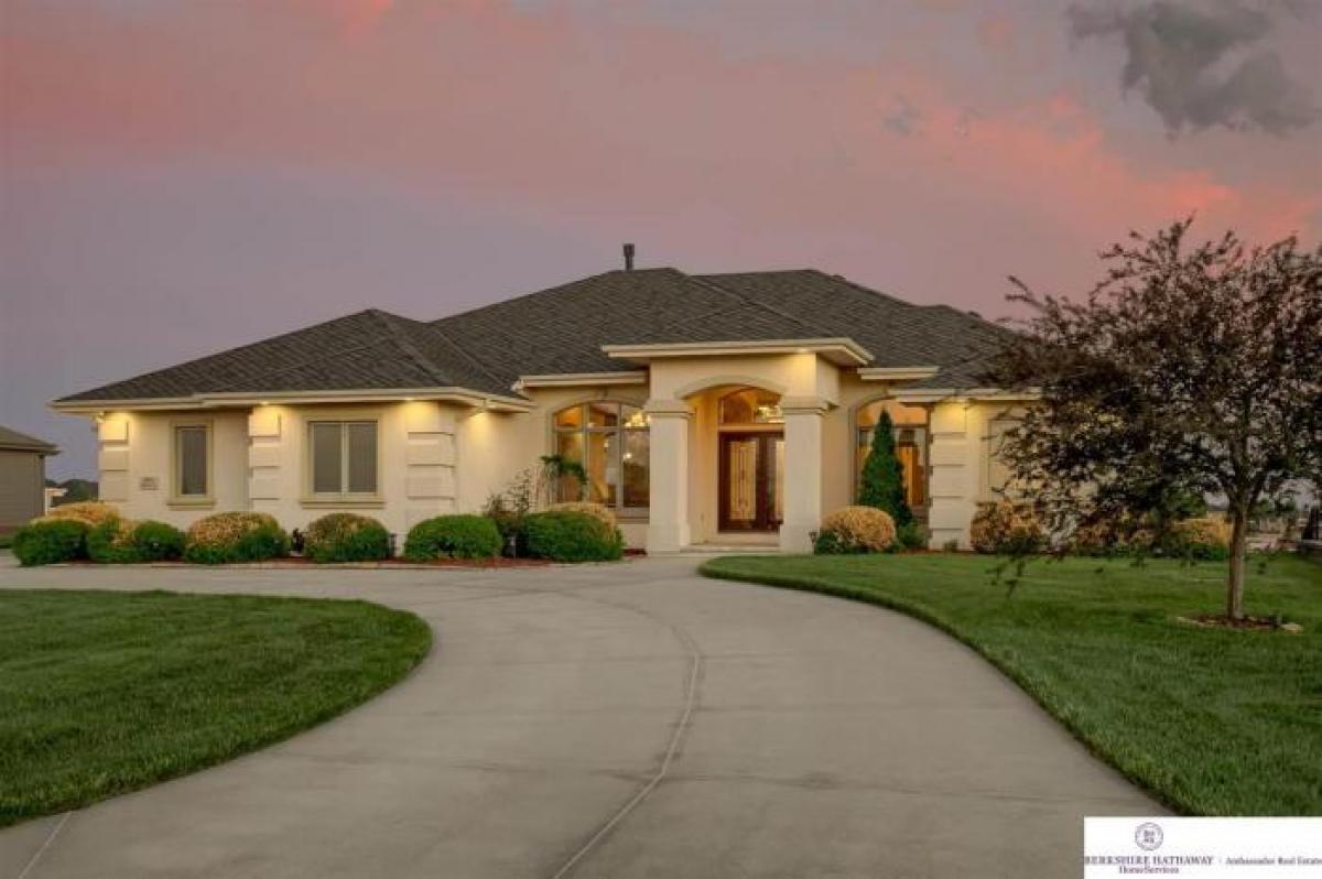 Picture of Home For Sale in Waterloo, Nebraska, United States