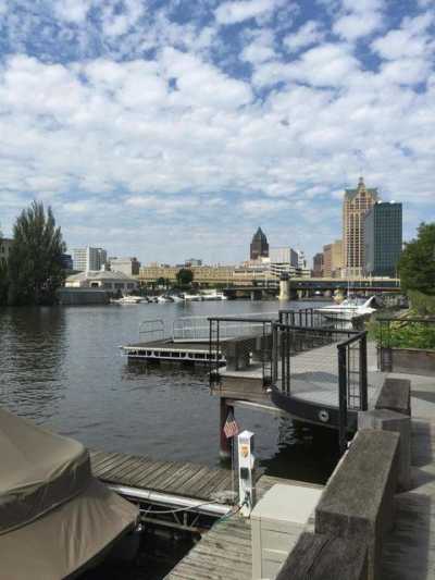 Condo For Rent in Milwaukee, Wisconsin