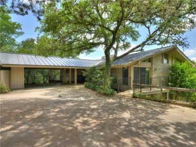 Home For Rent in West Lake Hills, Texas