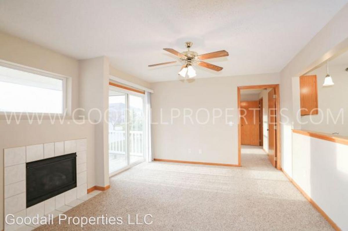 Picture of Home For Rent in Clive, Iowa, United States