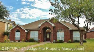 Home For Rent in Desoto, Texas