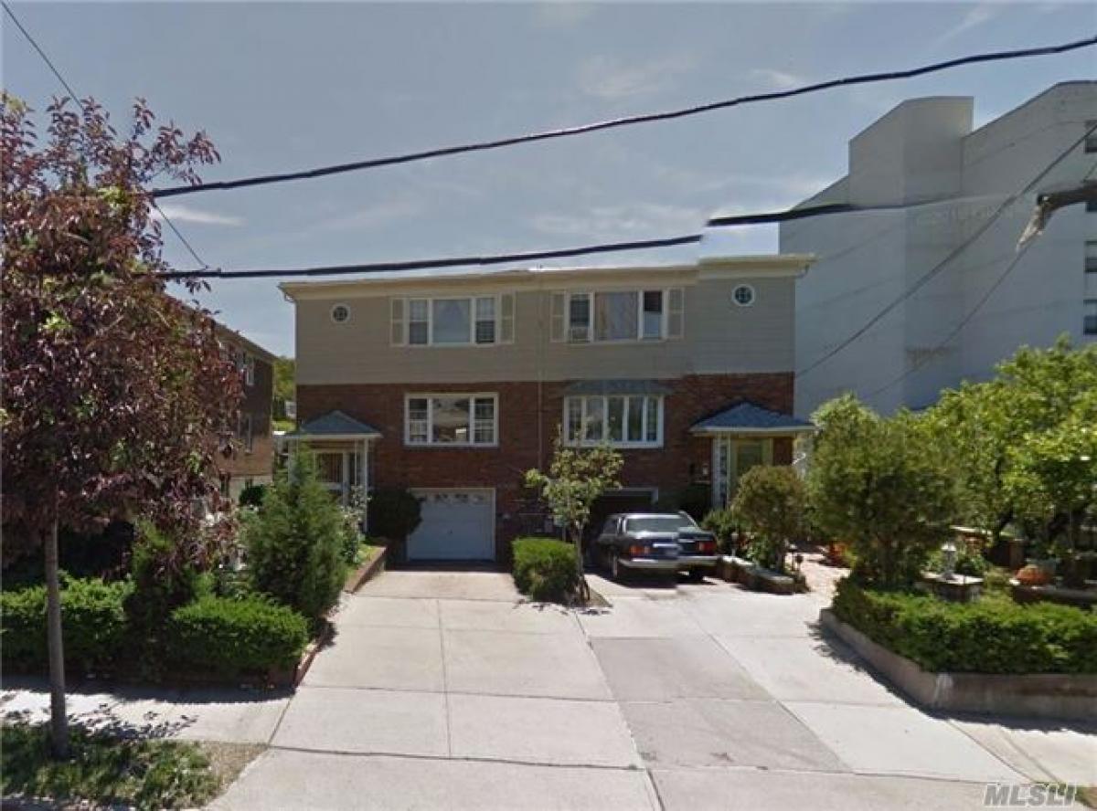 Picture of Apartment For Rent in Whitestone, New York, United States