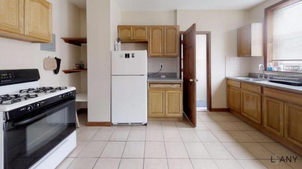 Picture of Home For Rent in Bronx, New York, United States