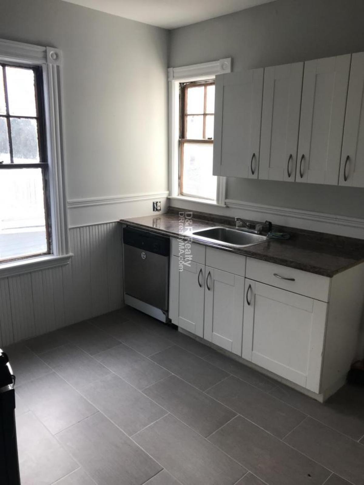 Picture of Condo For Rent in Medford, Massachusetts, United States