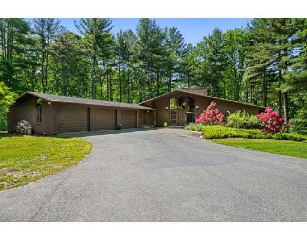 Picture of Home For Sale in Boylston, Massachusetts, United States