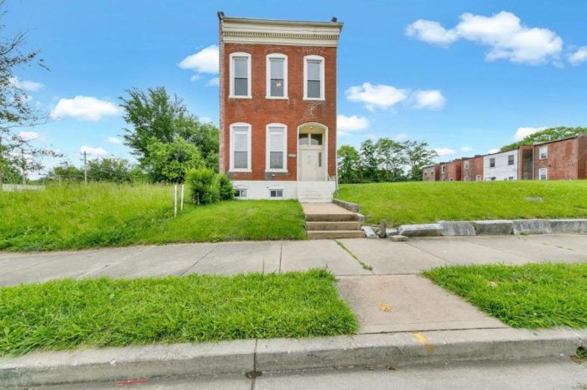 Picture of Home For Sale in Lake Saint Louis, Missouri, United States