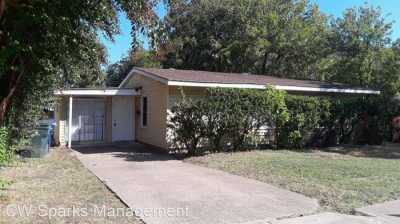 Home For Rent in Garland, Texas