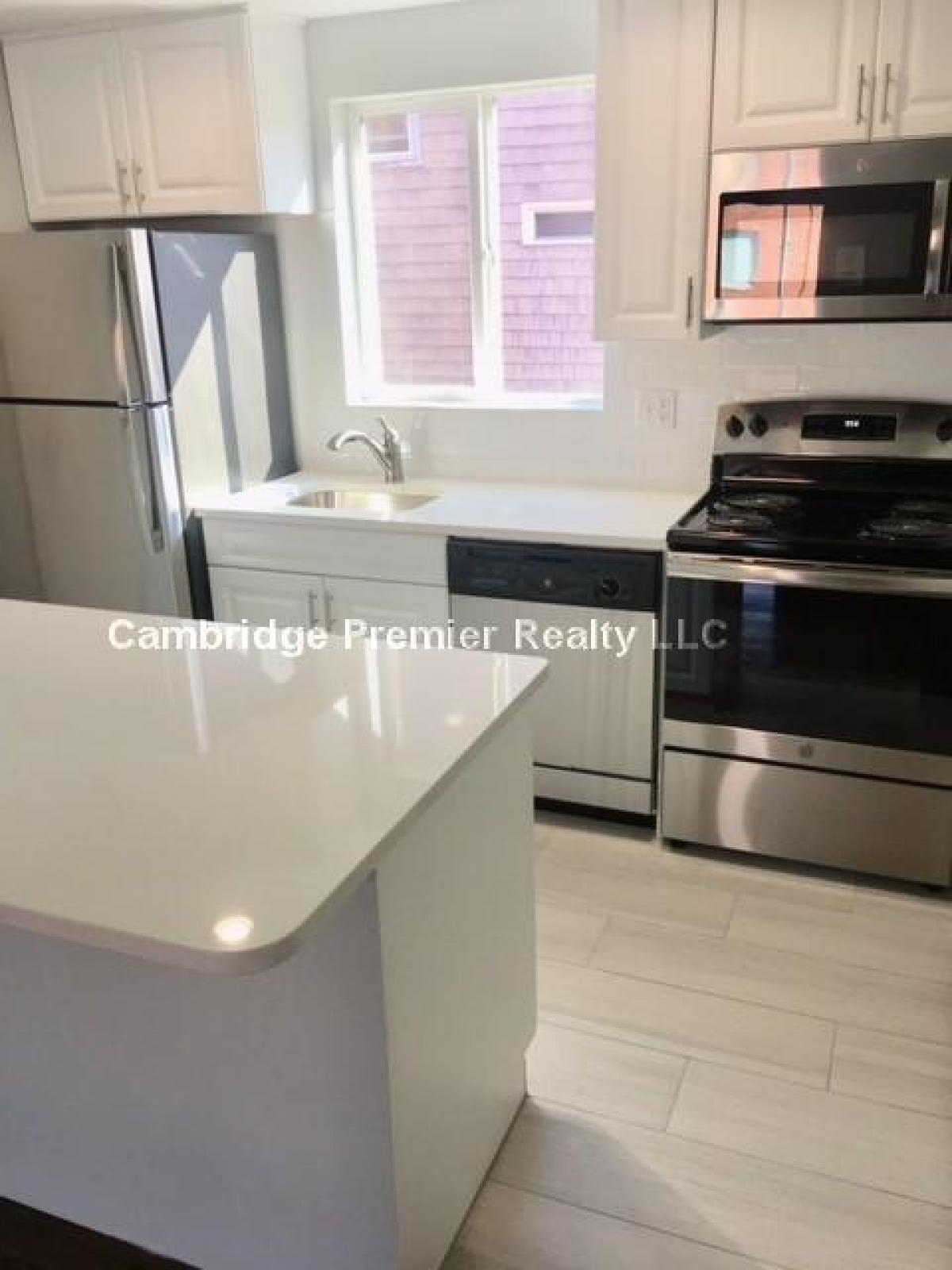 Picture of Condo For Rent in Melrose, Massachusetts, United States