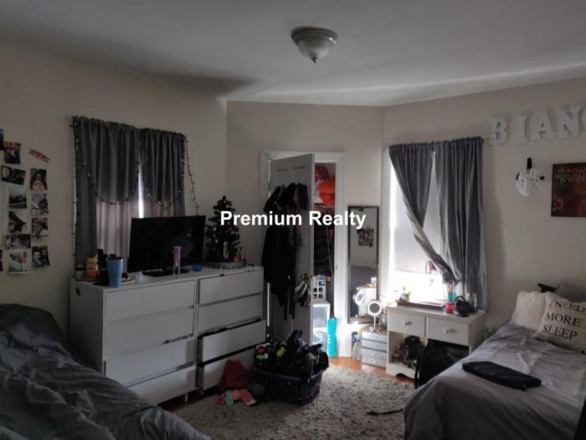 Picture of Home For Rent in Newton, Massachusetts, United States