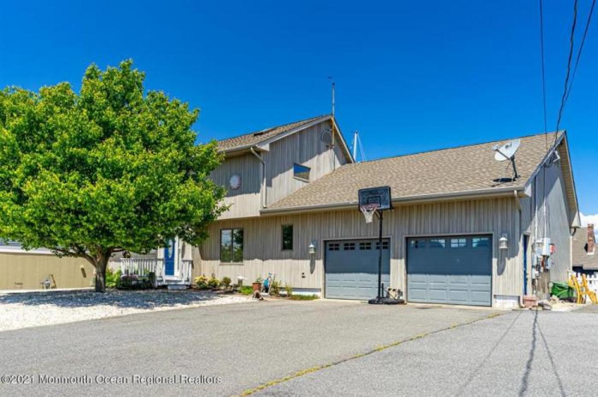 Picture of Home For Sale in Bayville, New Jersey, United States