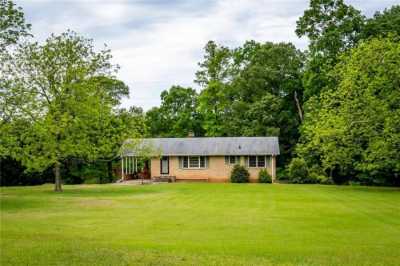 Home For Sale in Williamston, South Carolina