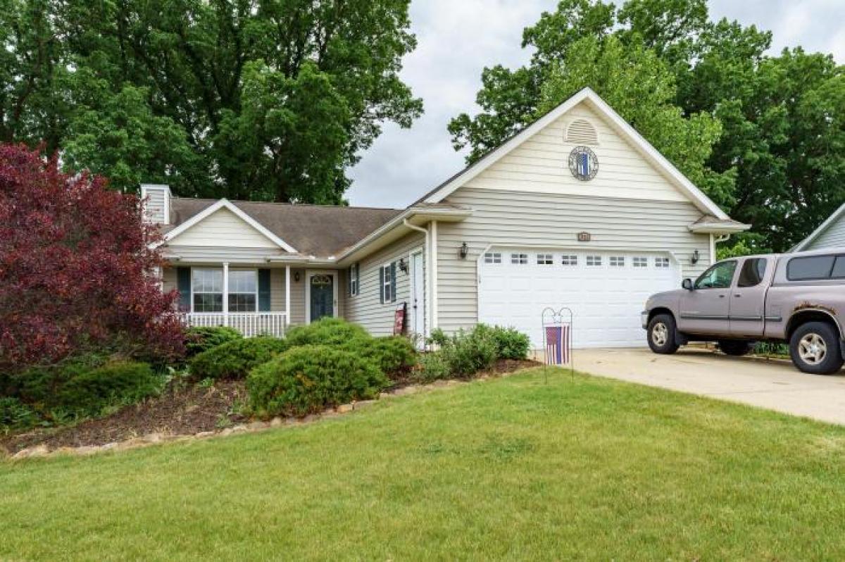 Picture of Home For Sale in Scotts, Michigan, United States