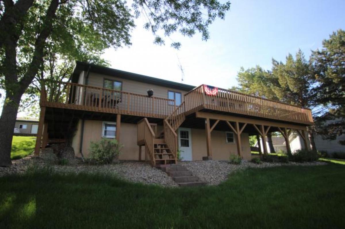 Picture of Home For Sale in Aberdeen, South Dakota, United States