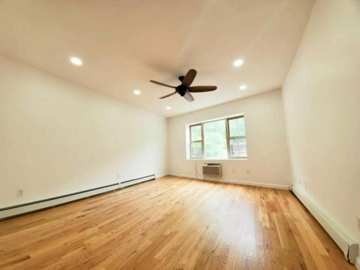 Picture of Home For Rent in Bronx, New York, United States