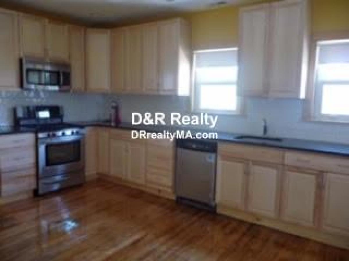 Picture of Condo For Rent in Medford, Massachusetts, United States