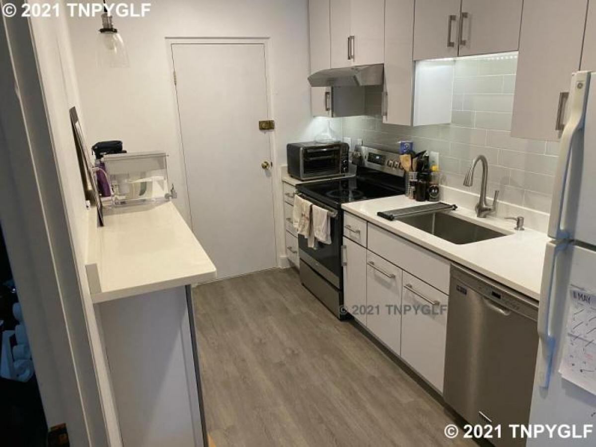 Picture of Condo For Rent in Newton, Massachusetts, United States