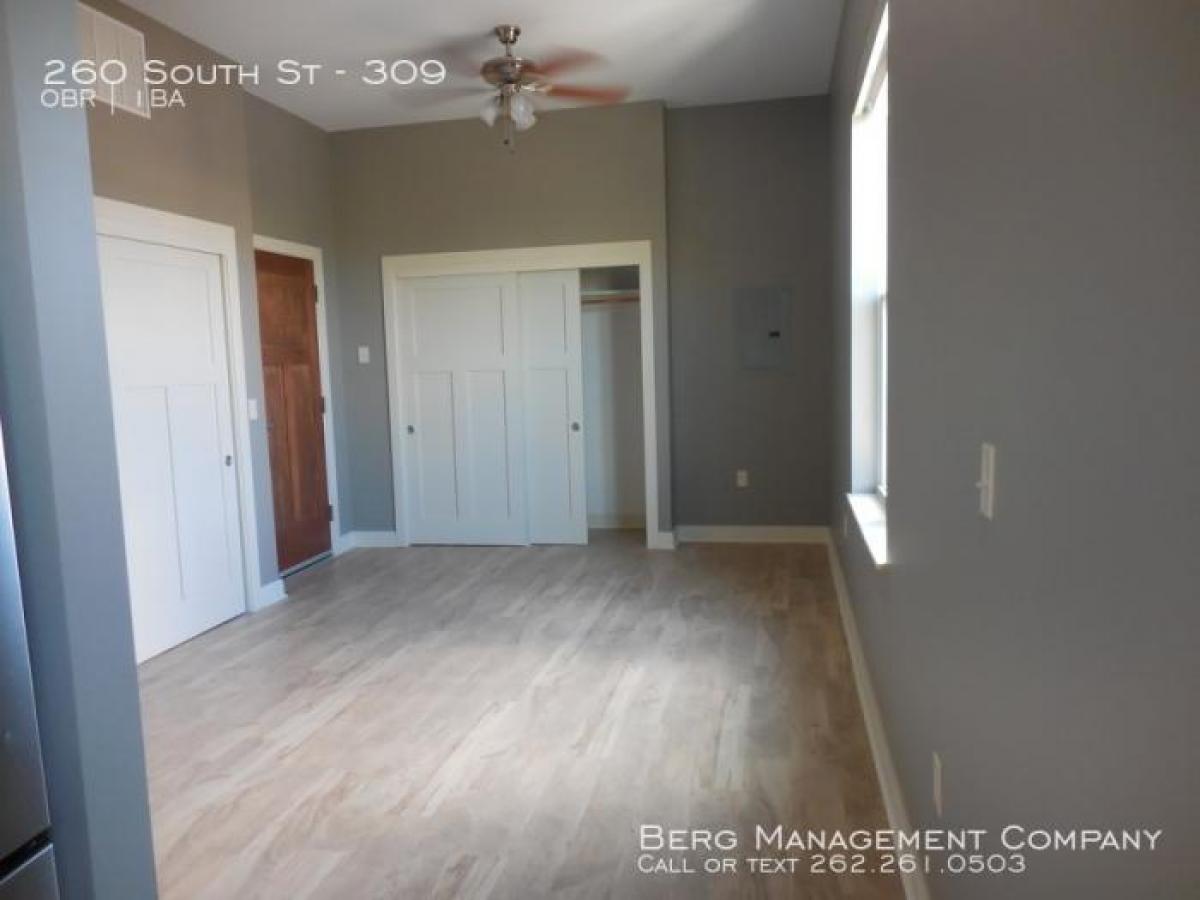 Picture of Apartment For Rent in Waukesha, Wisconsin, United States