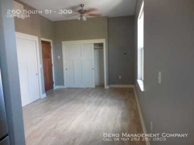 Apartment For Rent in Waukesha, Wisconsin