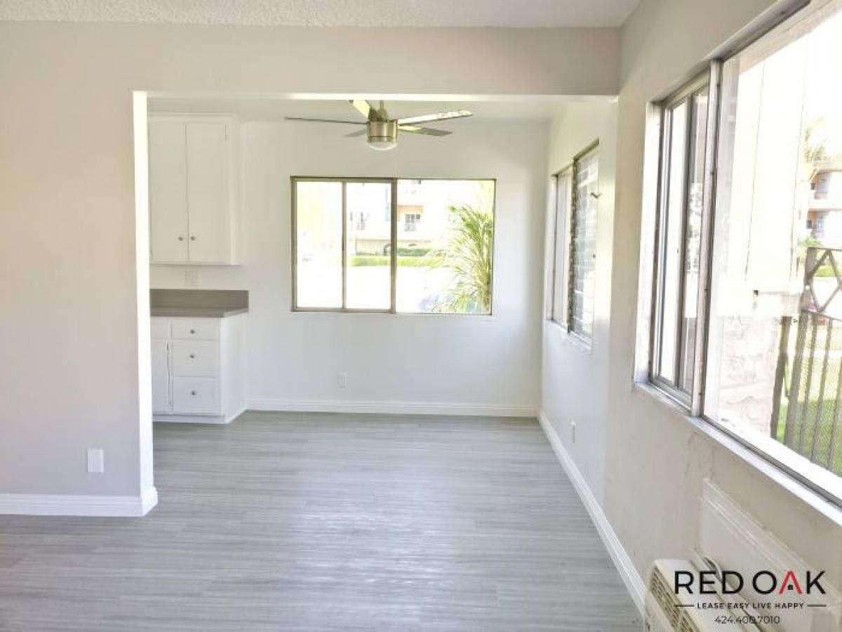 Picture of Condo For Rent in Reseda, California, United States