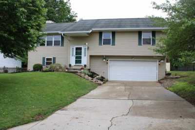 Home For Sale in Ellettsville, Indiana