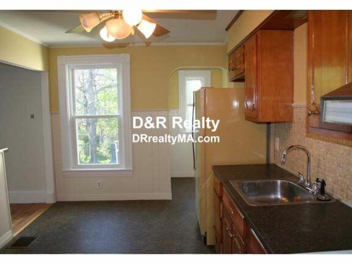 Picture of Condo For Rent in Medford, Massachusetts, United States